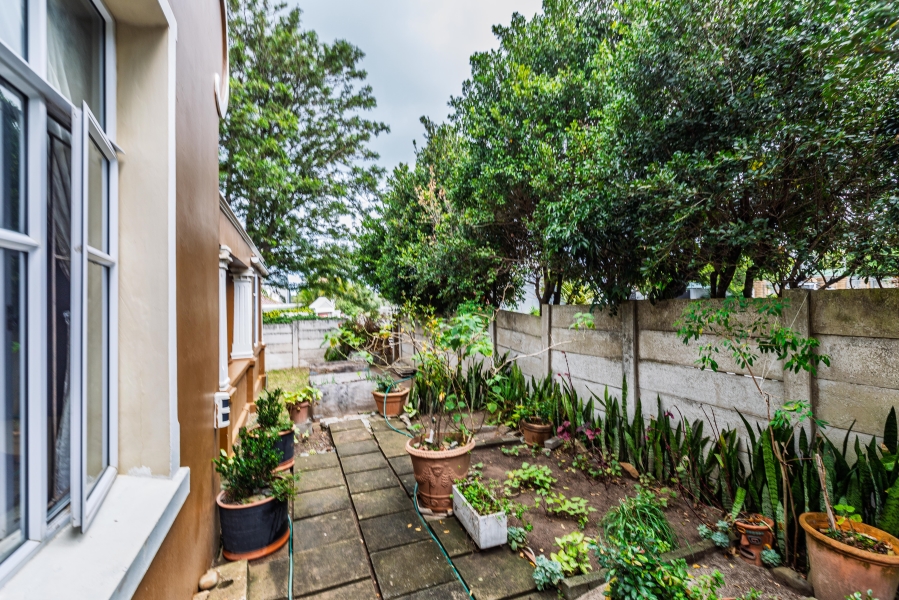 9 Bedroom Property for Sale in Nahoon Eastern Cape